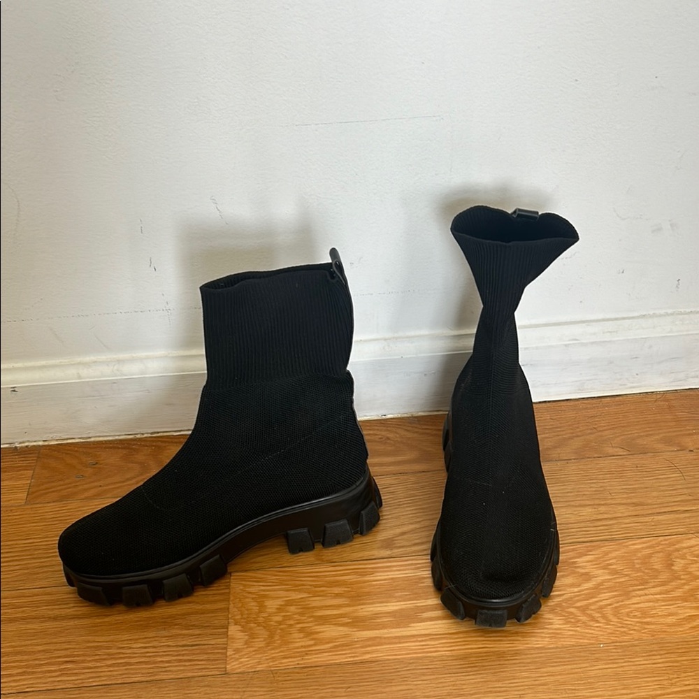 Stylish Black Chunky Boots